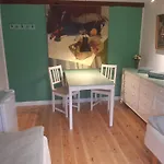 Δωμάτια σε οικογενειακή κατοικία Seneberg - For Rent *